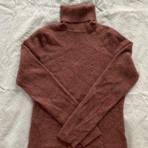 Lord & Taylor cashmere turtleneck